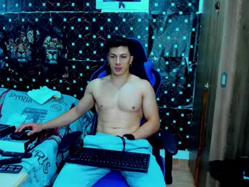 Javiersexymann Chaturbate stream image from December 05, 2025