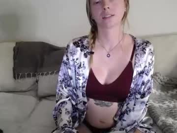 Applemary702 Chaturbate stream image from December 05, 2025