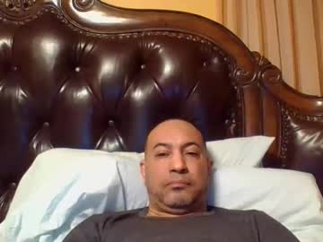 Papichulo2045 Chaturbate stream image from December 05, 2025