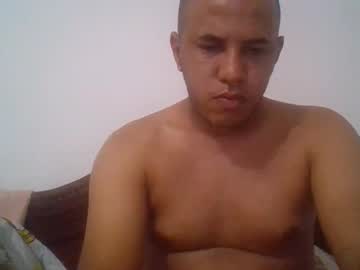 Darwinsreyes Chaturbate stream image from December 05, 2025