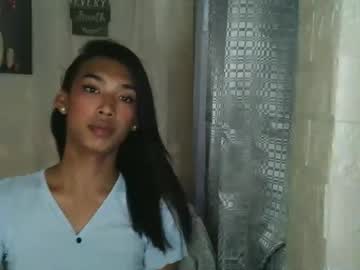 Ur_Dazzlingmorenaxx Chaturbate stream image from December 05, 2025