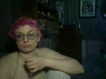 Zombiemommmy Chaturbate stream image from December 05, 2025