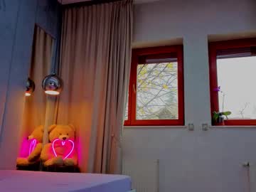 Reina_Cummings Chaturbate stream image from December 05, 2025