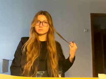 Merlesien Chaturbate stream image from December 05, 2025