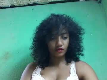 Thalia1810 Chaturbate stream image from December 05, 2025