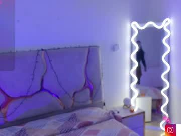 Rosalind_Tay Chaturbate stream image from December 05, 2025