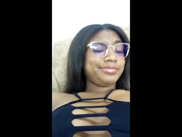 Bellablack12 Chaturbate stream image from December 05, 2025
