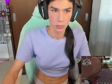 Isadolll Chaturbate stream image from December 05, 2025