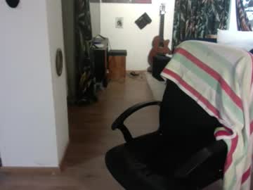 Feetkissboy Chaturbate stream image from December 05, 2025