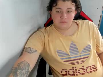 Onewhiteboichub Chaturbate stream image from December 05, 2025