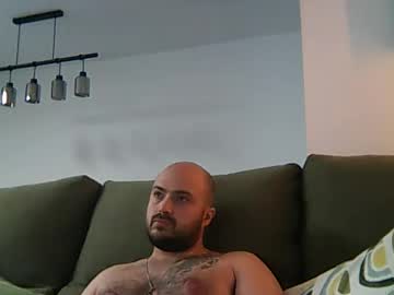 Goldenspainboy Chaturbate stream image from December 05, 2025