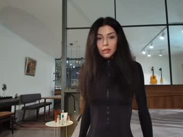 Milla_Bella Chaturbate stream image from December 05, 2025