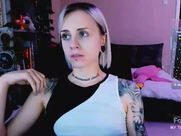 Nanitamoore Chaturbate stream image from December 05, 2025