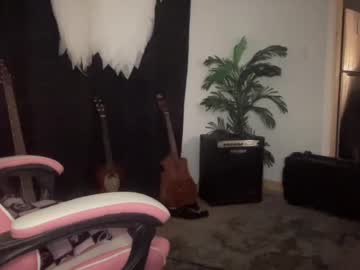Shereallyreal Chaturbate stream image from December 05, 2025