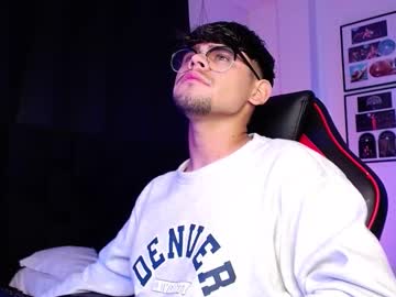 Isaac_Saenz Chaturbate stream image from December 06, 2025