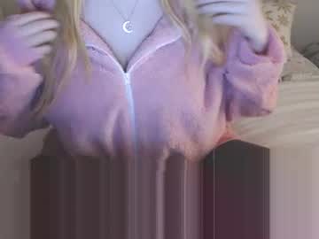 Kymchi Chaturbate stream image from December 06, 2025