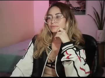 Juliamack Chaturbate stream image from December 06, 2025