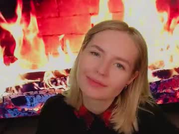 Gwenkevwitch Chaturbate stream image from December 06, 2025