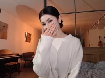 Milla_Bella Chaturbate stream image from December 06, 2025