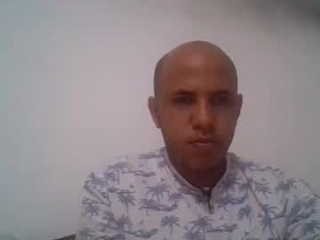 Darwinsreyes Chaturbate stream image from December 06, 2025