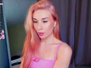 Pearlenehidaka Chaturbate stream image from December 07, 2025