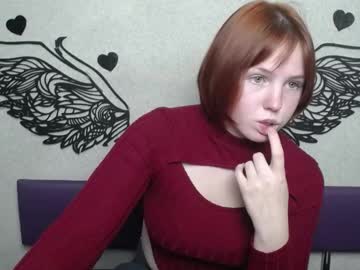 Evelinaredfox Chaturbate stream image from December 07, 2025