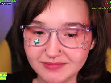 Frogessjay Chaturbate stream image from December 07, 2025