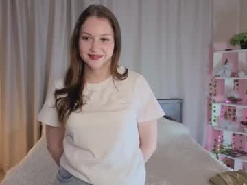 Christinialiebeck Chaturbate stream image from December 08, 2025