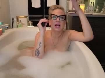 Mya_Milfshake Chaturbate stream image from December 08, 2025