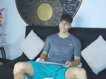 Alessiovitale Chaturbate stream image from December 08, 2025