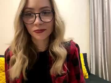 Sun_Under_Dark Chaturbate stream image from December 08, 2025