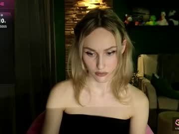 Belle_Vill Chaturbate stream image from December 08, 2025