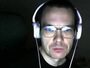 Henril3on Chaturbate stream image from December 09, 2025