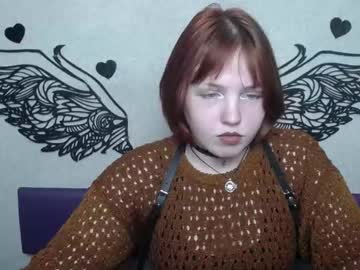 Evelinaredfox Chaturbate stream image from December 09, 2025
