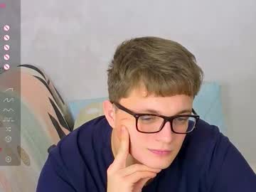 Robertokingsize Chaturbate stream image from December 09, 2025
