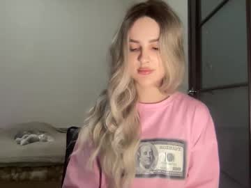 Silkybabe19 Chaturbate stream image from December 09, 2025