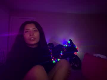 Petitelatinamama Chaturbate stream image from December 09, 2025