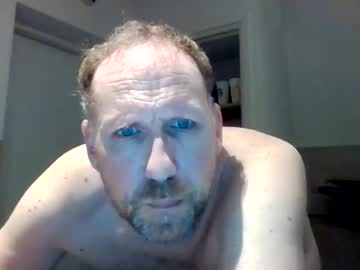 Dubeduzesz Chaturbate stream image from December 10, 2025