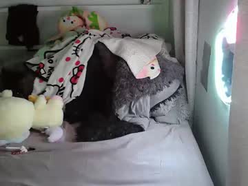 Cinnanmoe Chaturbate stream image from December 10, 2025