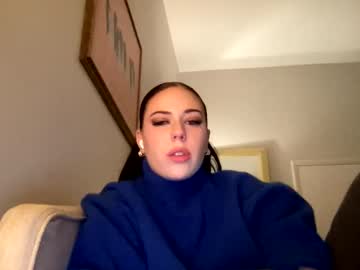 Xoxololabunny Chaturbate stream image from December 10, 2025