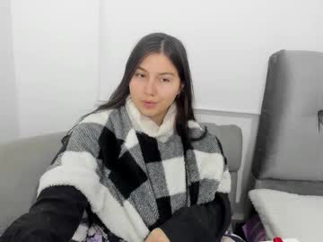Emilyyrowley Chaturbate stream image from December 10, 2025