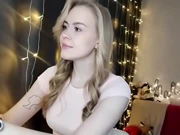 Lunapeony Chaturbate stream image from December 10, 2025