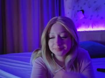 Peachynox Chaturbate stream image from December 10, 2025