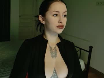Vaolietkat Chaturbate stream image from December 10, 2025