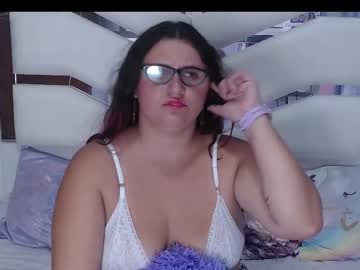 Lunaoliveros Chaturbate stream image from December 10, 2025