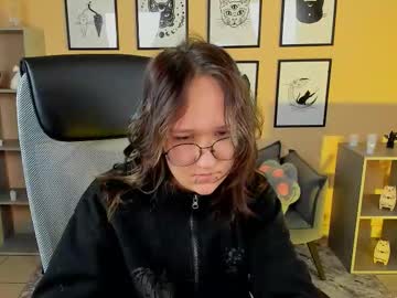 Syllviareed Chaturbate stream image from December 10, 2025
