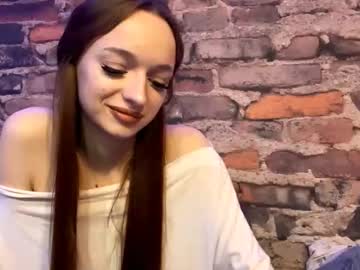 Lyndsayretort Chaturbate stream image from December 10, 2025