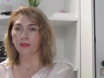 Anna_Glamlovely Chaturbate stream image from December 10, 2025