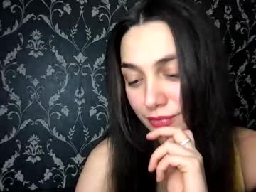 Yovaline Chaturbate stream image from December 10, 2025