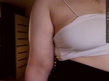 Evaredmooon Chaturbate stream image from December 10, 2025
